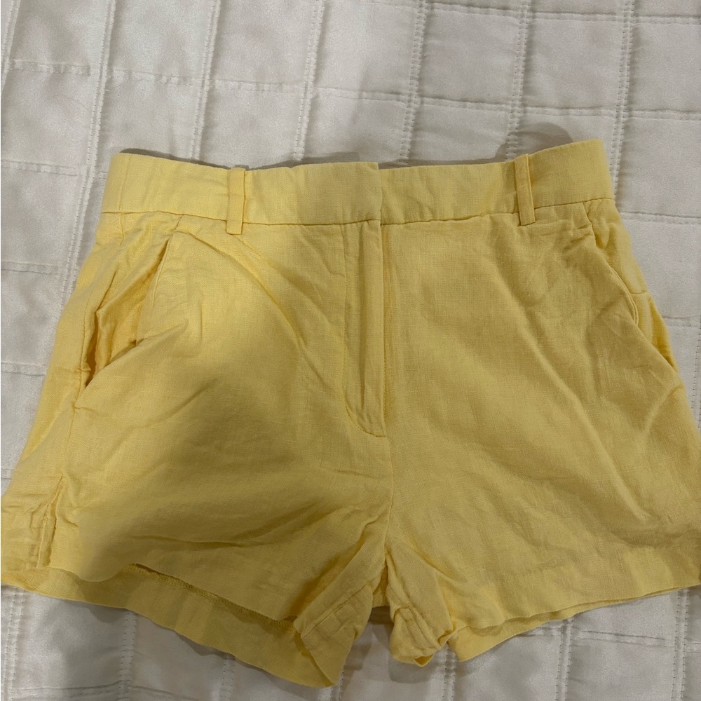 Yellow Abercrombie & Fitch linen shorts size 26 2R